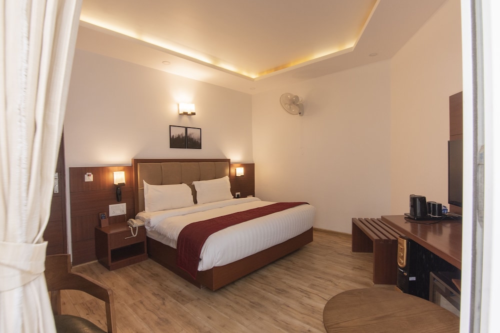 Executive Room - Photo 1