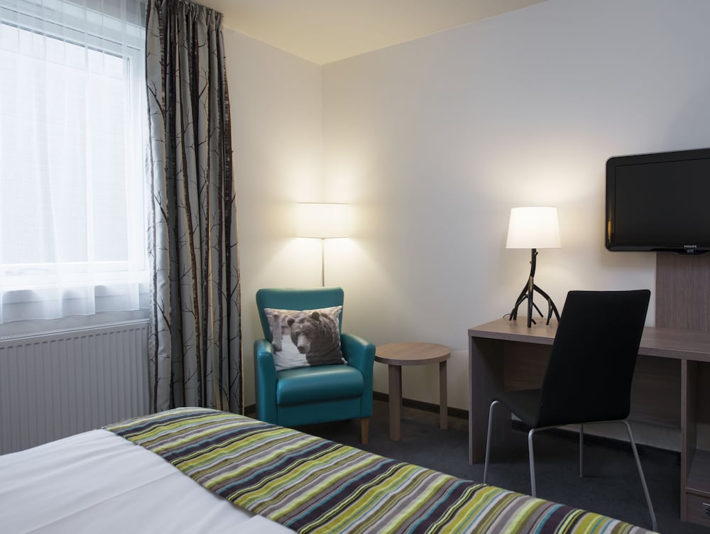 Standard Double Room, Non Smoking - Photo 2