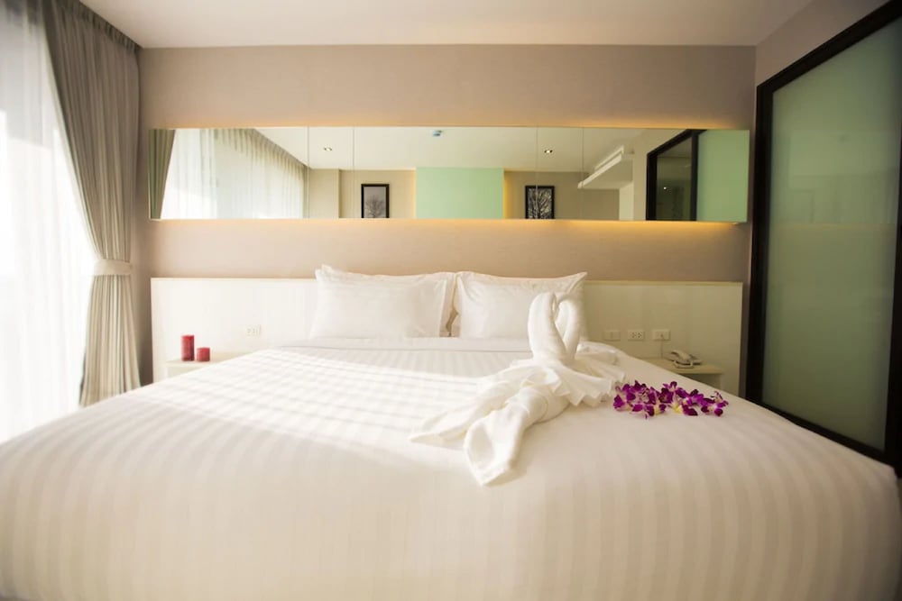 Superior Double Room, Balcony thumbnail 6
