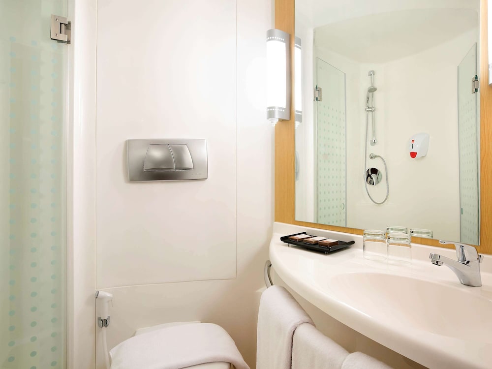 Standard Room, 1 Double Bed photo 3