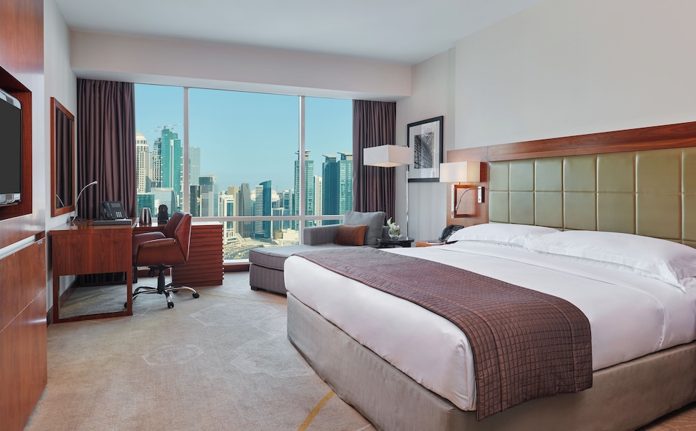 Premium Room, 1 King Bed - Photo 1