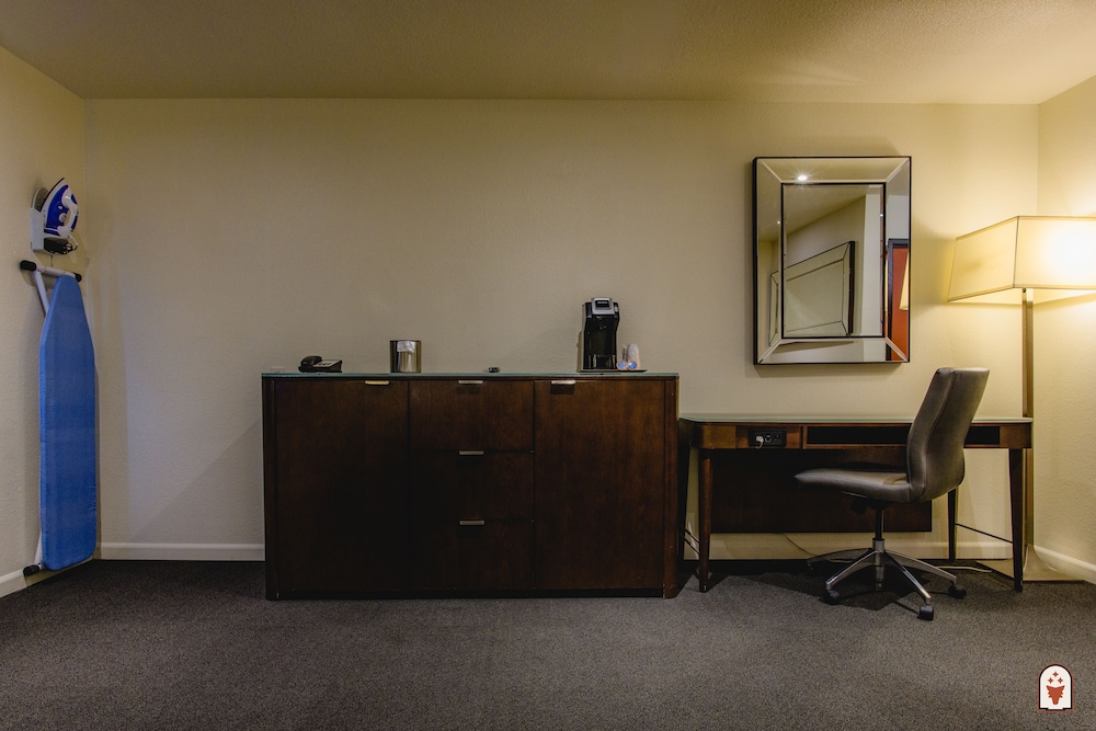 Suite, 1 King Bed (Coyote Suite) - Photo 6