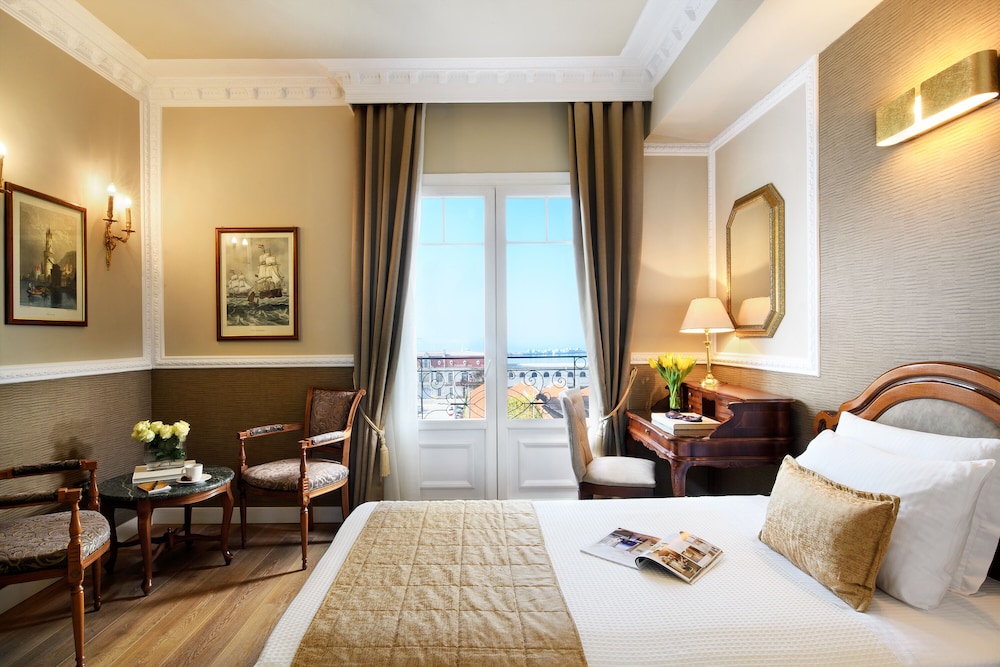 Side Sea View Premium Twin with Extra Bed