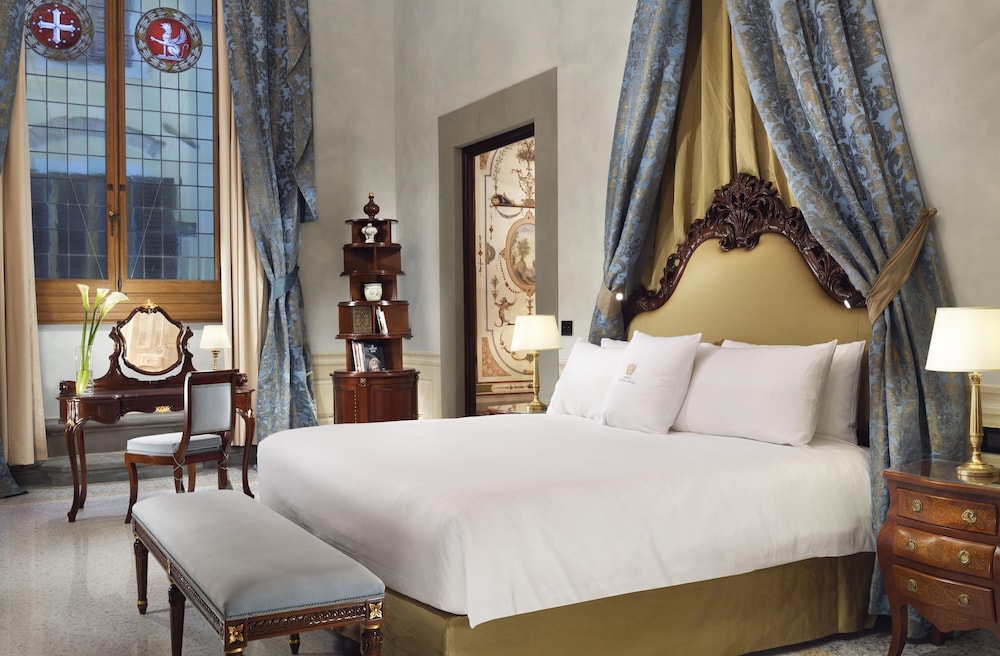 Frescoed Master Suite photo 2