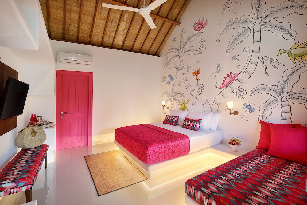 Grande Room - Free Bike & One time 60-Minute Massage photo 3