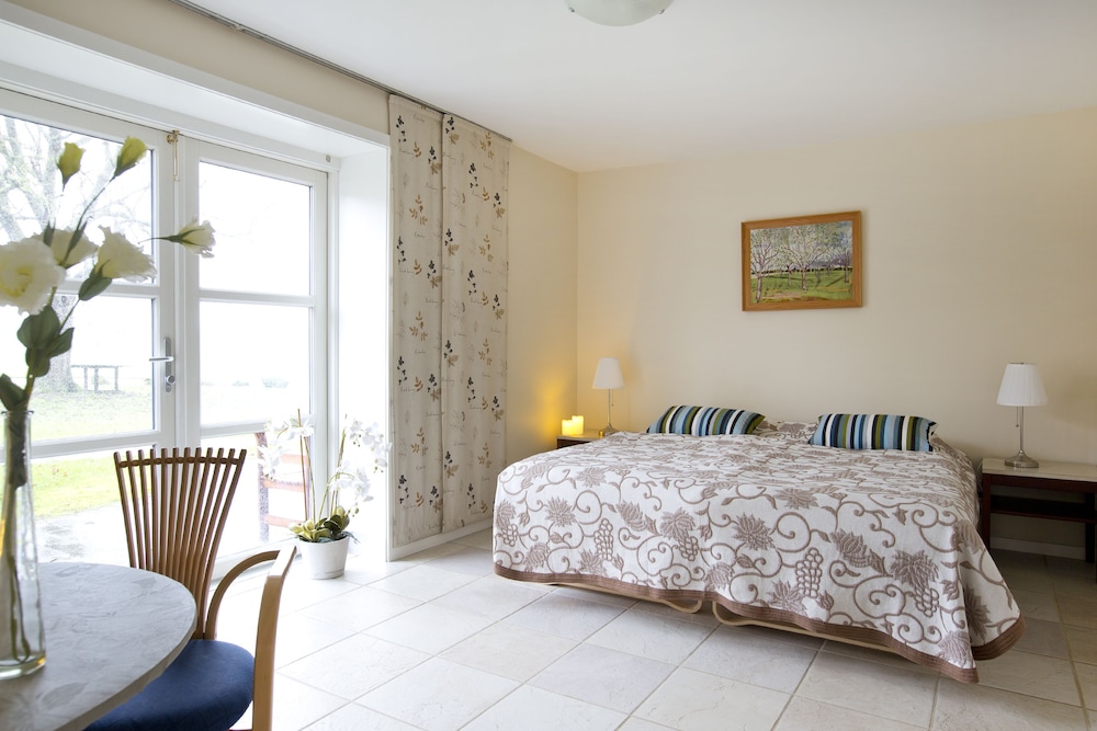 Comfort Room, Private Bathroom