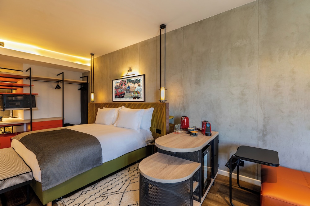 Room (K Abassador) - Photo 1