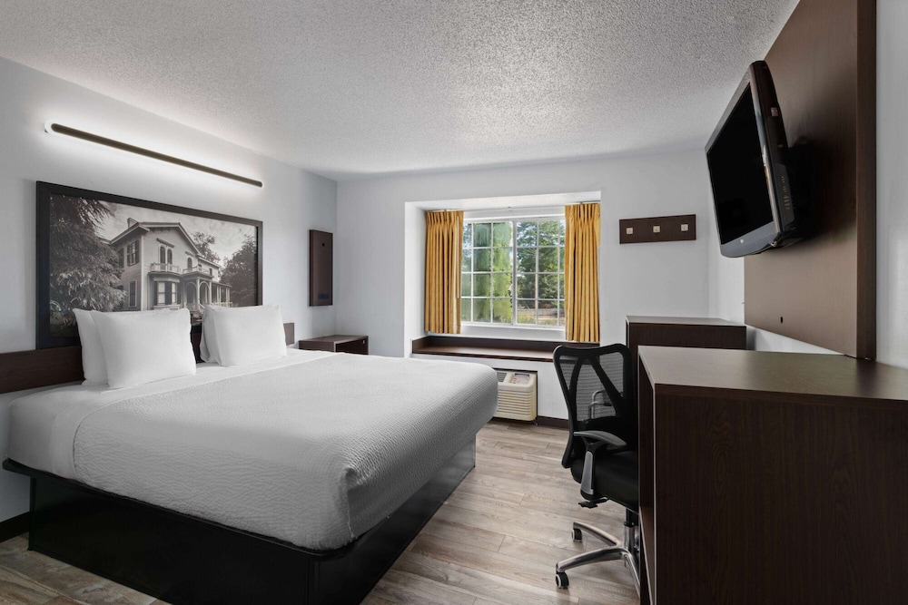Suite, 1 Queen Bed, Accessible, Non Smoking