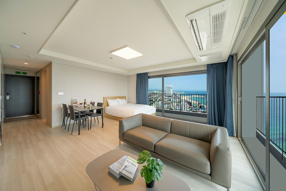 [Pet Room] Panorama Ocean View Suite Family - Photo 4