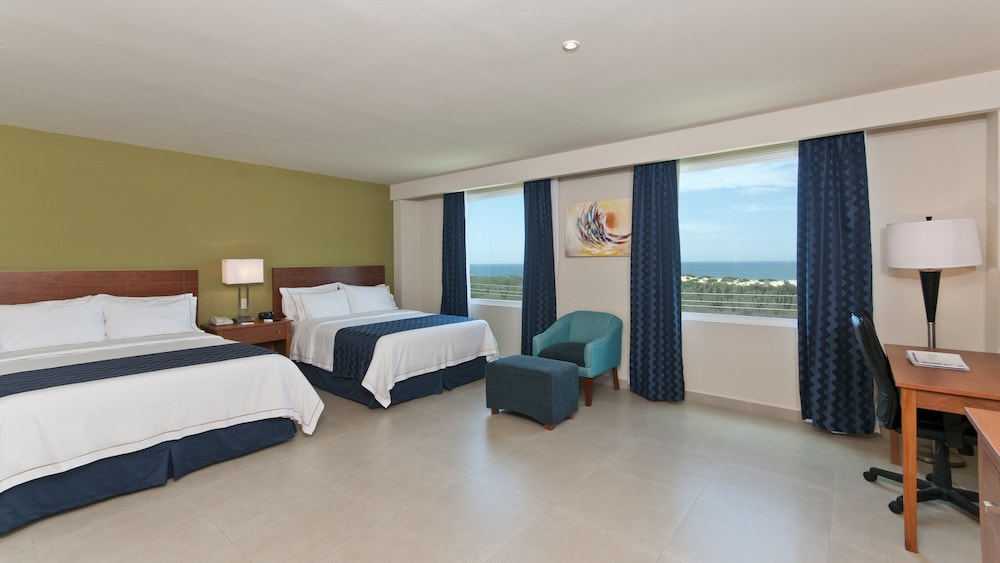 Standard Room, 2 Queen Beds (Extra Floor Space)