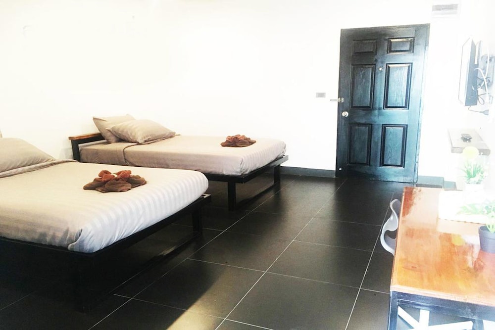 Standard Room, 2 Twin Beds photo 2