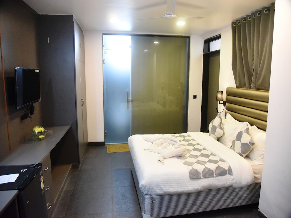 Executive Room - Photo 5