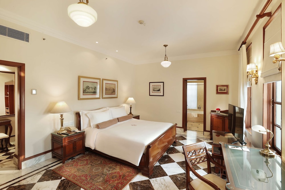 Room, 1 King Bed (Heritage) - Photo 1