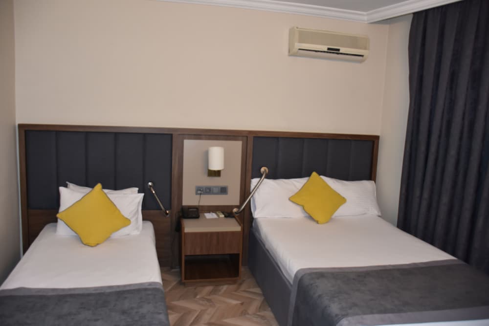 Standard Room, Accessible - Photo 1