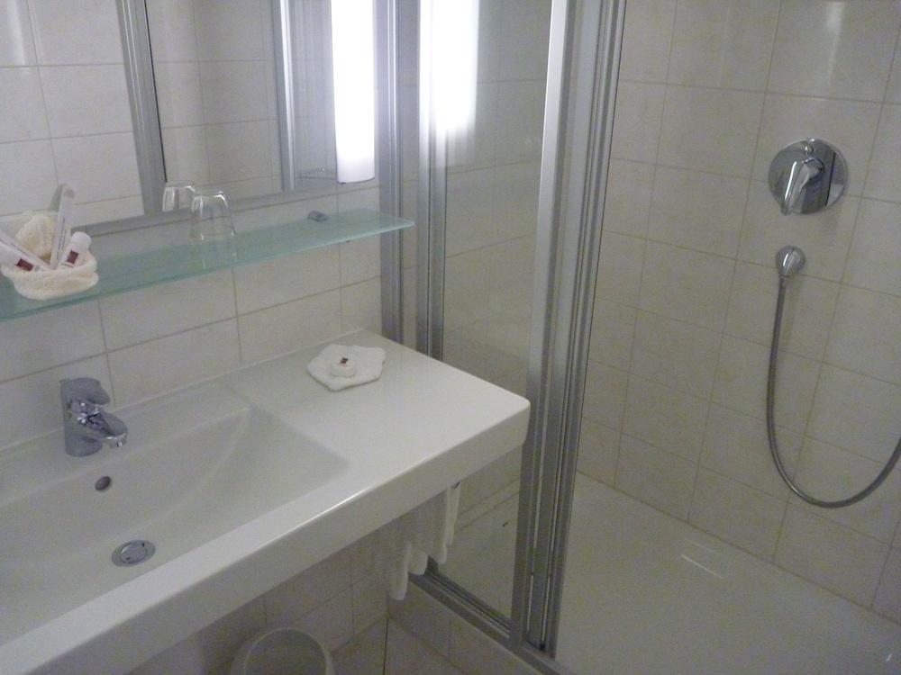 Junior Suite, 1 King Bed - Photo 5