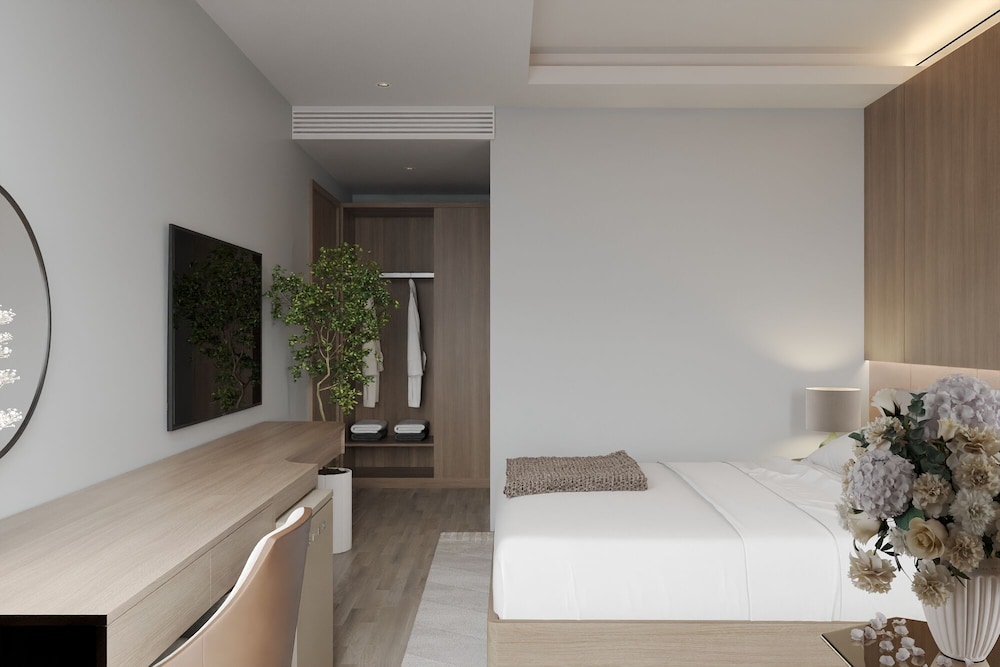 Junior Room, 1 King Bed