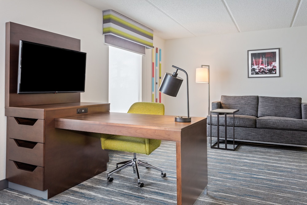 Studio Suite Two Queens