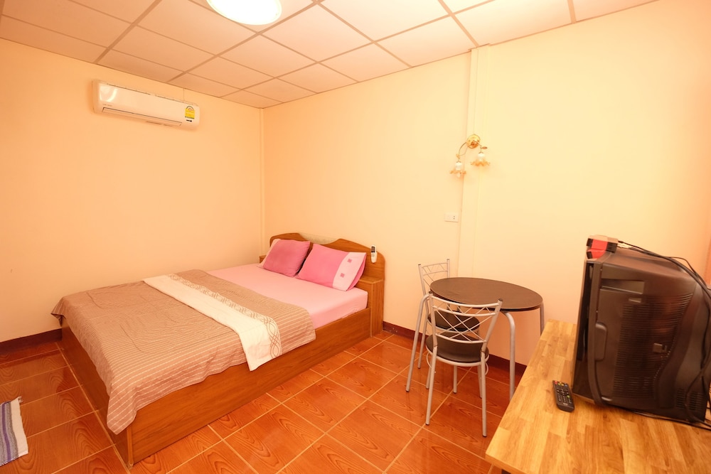 Bungalow With Air Conditioner