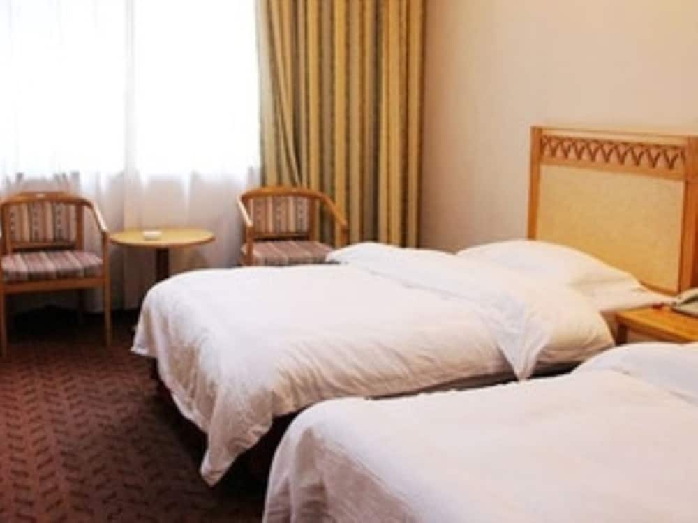 Standard Twin Room photo 3