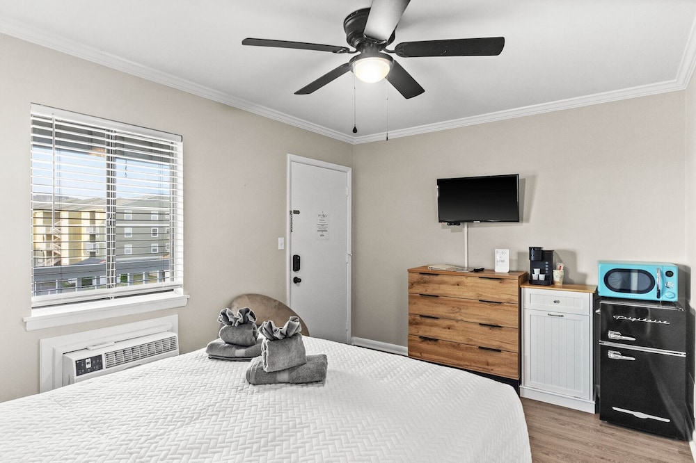 Premium Queen Room photo 2