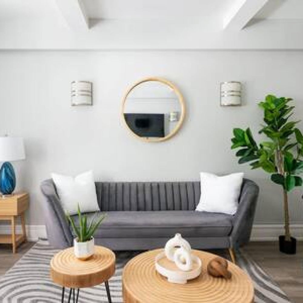 Apartment photo 2