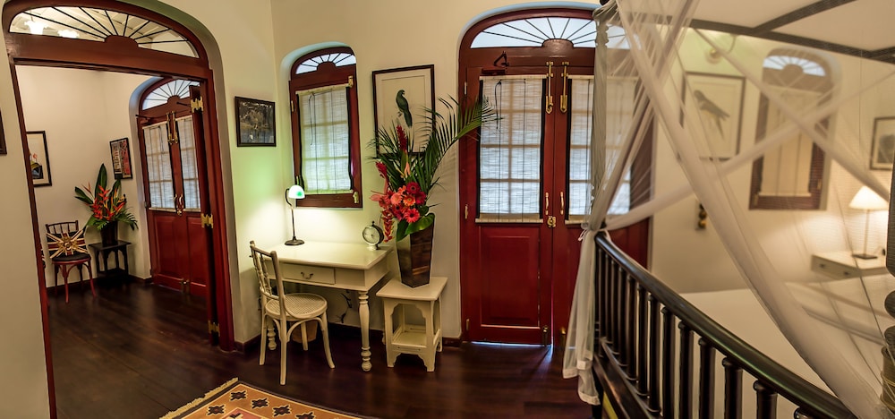 Deluxe Studio Suite