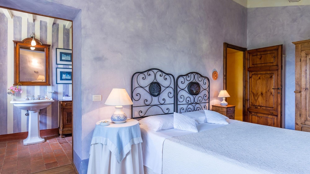 Villa photo 3
