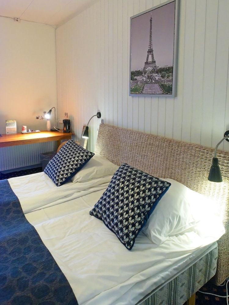Economy Room (Motel) - Photo 13