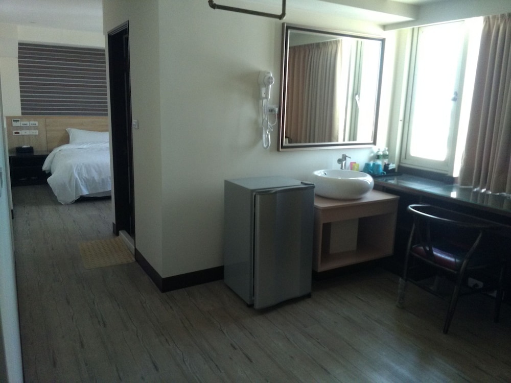 Classic Double Room, 1 King Bed, Non Smoking photo 1