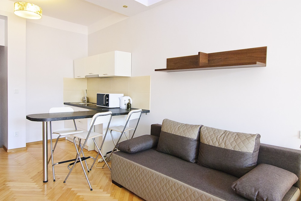 Economy Studio - Photo 22