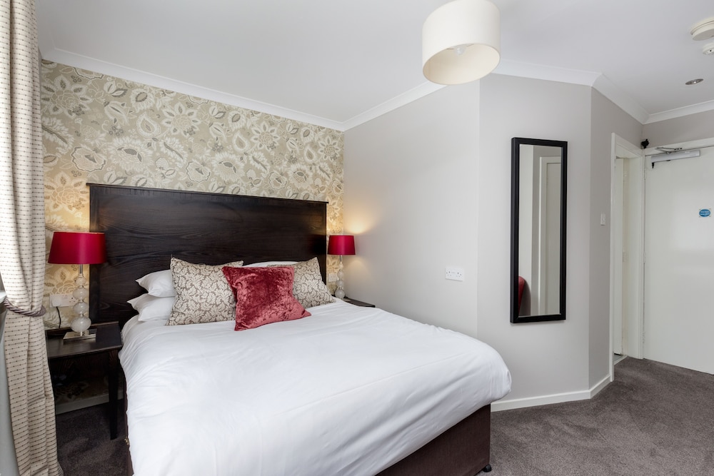 Standard Double Room, Ensuite, Garden View