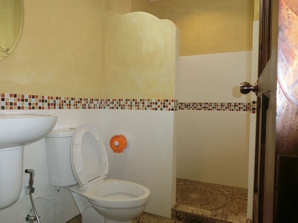 Classic Villa, 1 King Bed, Hill View, Garden Area photo 3