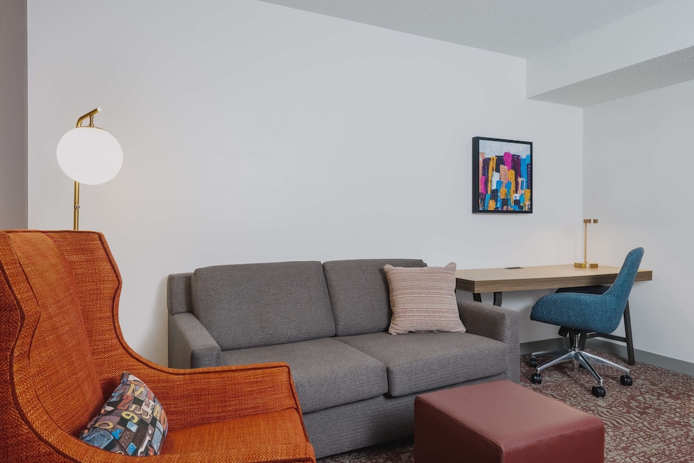 King Room Jr. Suite - Photo 4