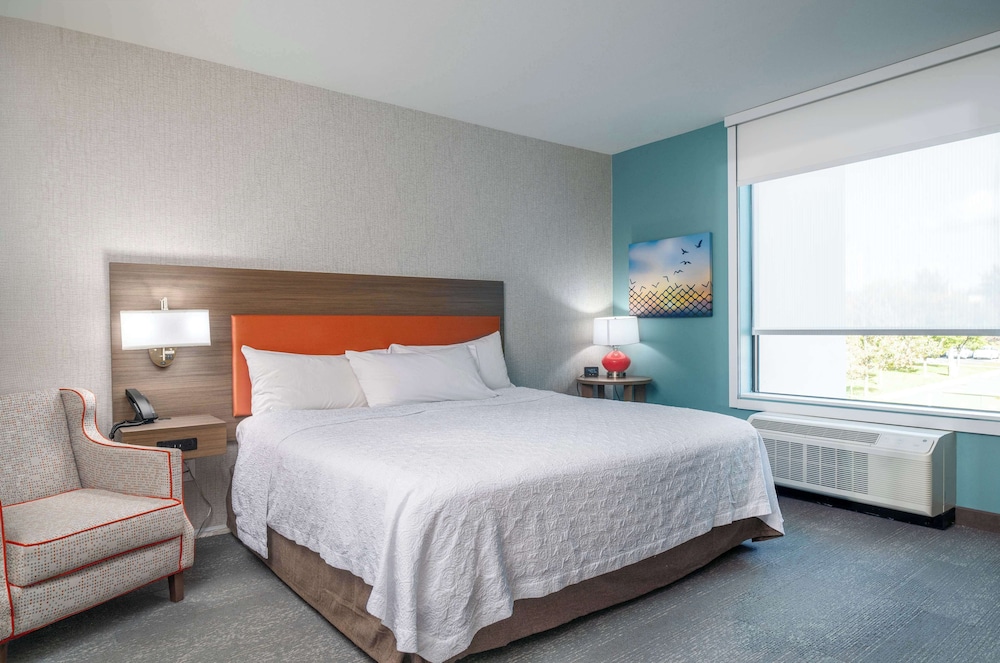 Suite, 1 King Bed, Accessible, Bathtub - Photo 4