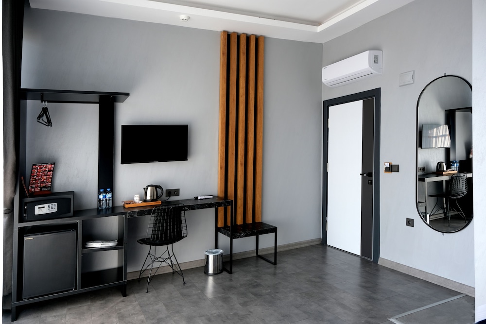 Deluxe Triple Room - Photo 10