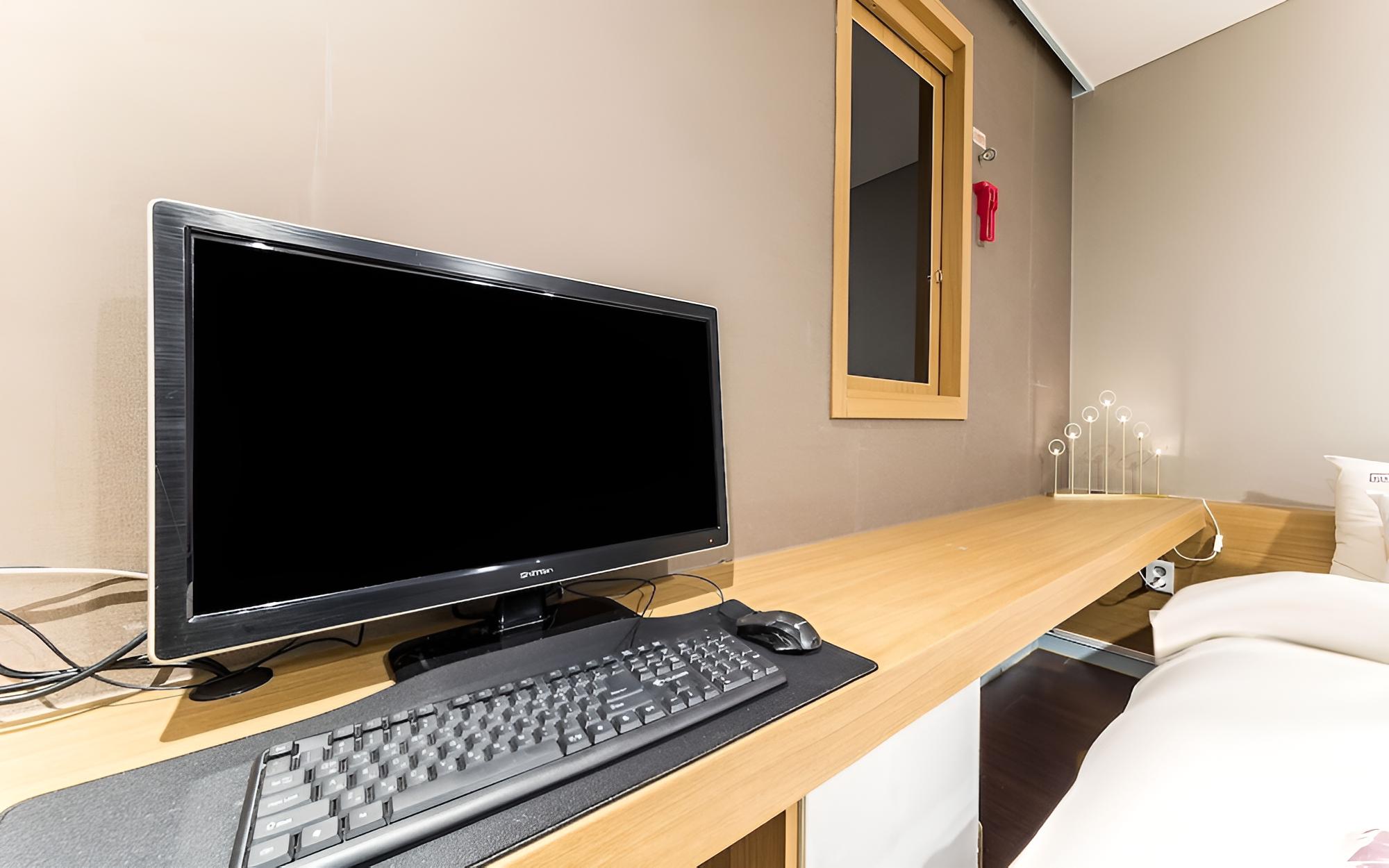 Room (Premium B (Netflix available + Mini b) photo 1