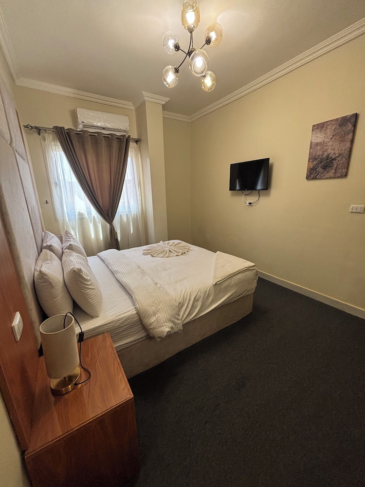 Basic Double Room photo 2