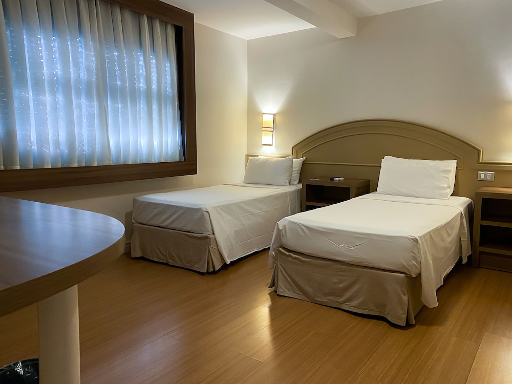 Classic Twin Room, 2 Twin Beds - Photo 4