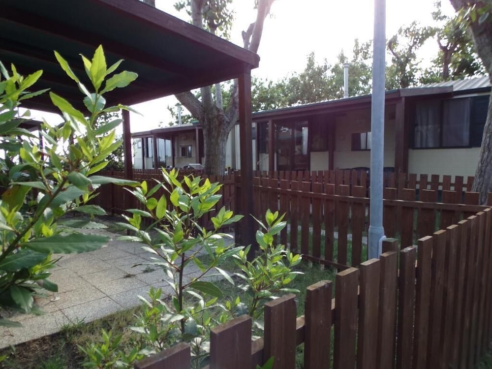 Standard Mobile Home, 2 Bedrooms photo 2