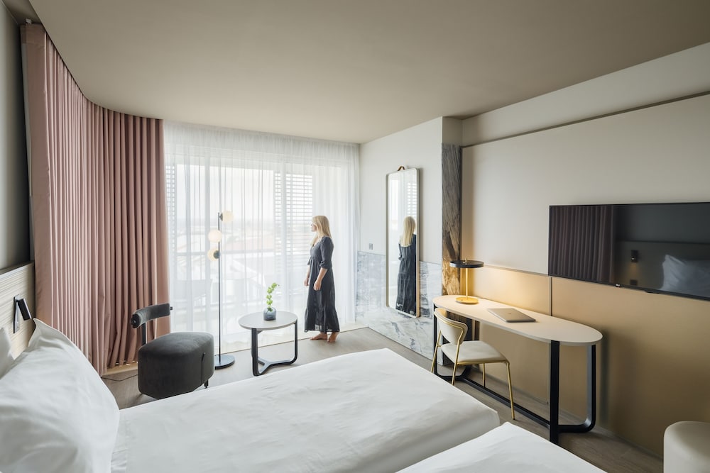 Executive Twin Room - Photo 5