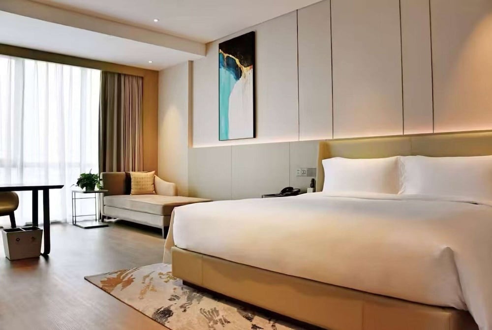 Deluxe Room, 1 King Bed