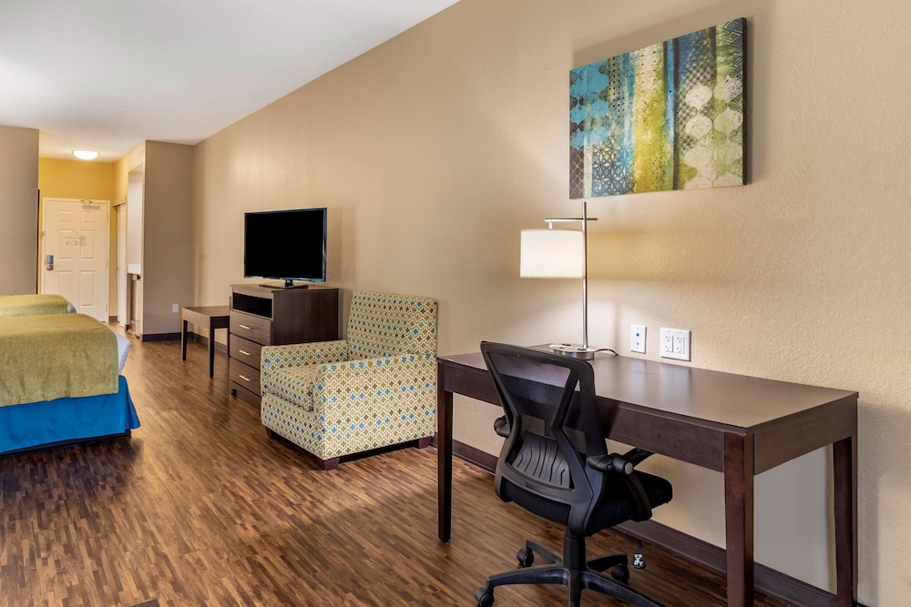 Suite, 2 Queen Beds, Balcony, Ocean View (with Sofabed) photo 3