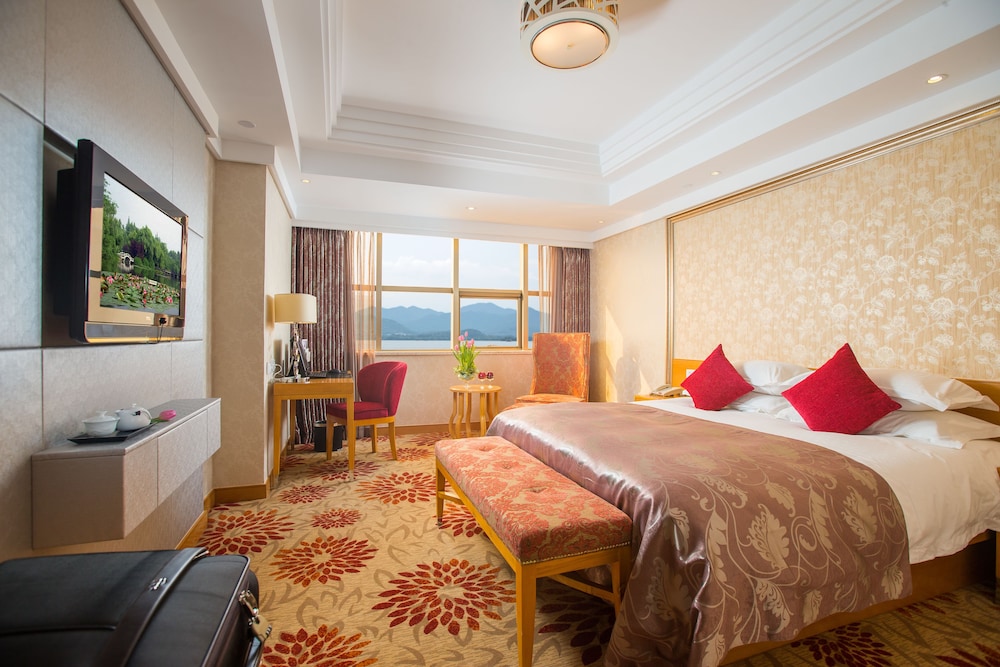 Business Double Room With Lake View