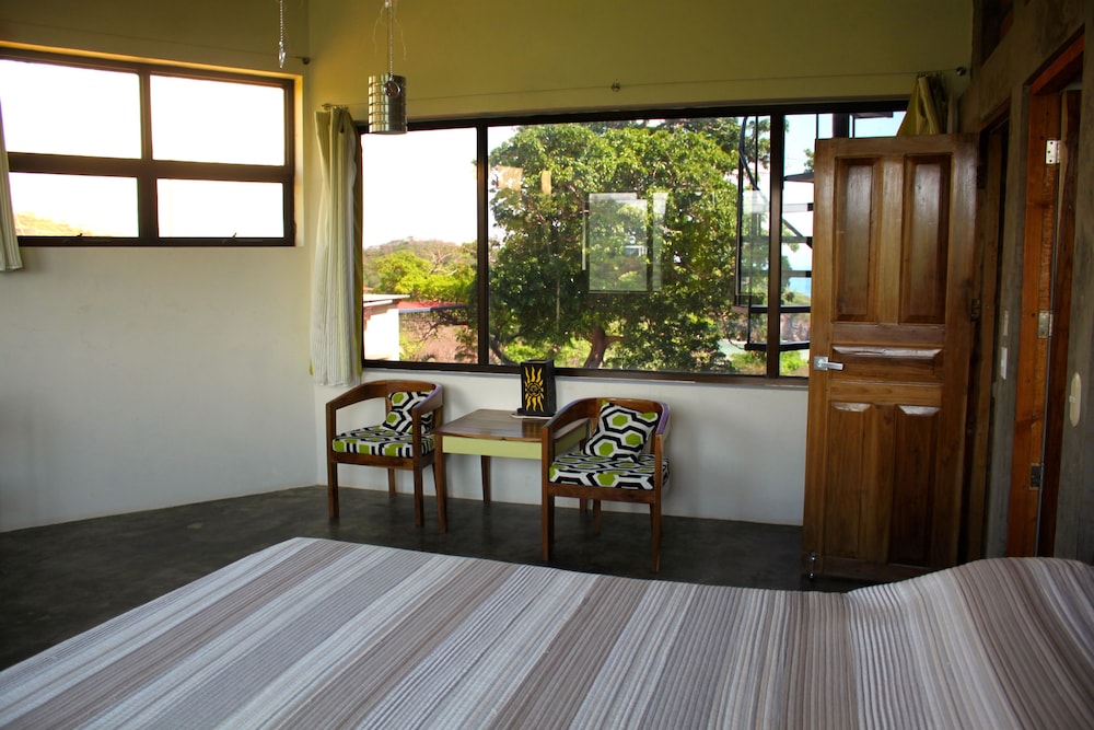 Deluxe Triple Room, Multiple Beds, Sea Facing photo 3