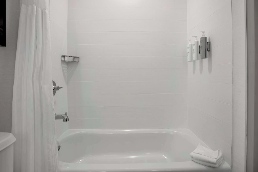 1 King Bed - Photo 5