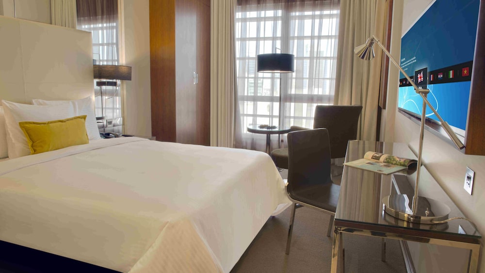 Room, 1 Queen Bed, Sea View - Photo 5