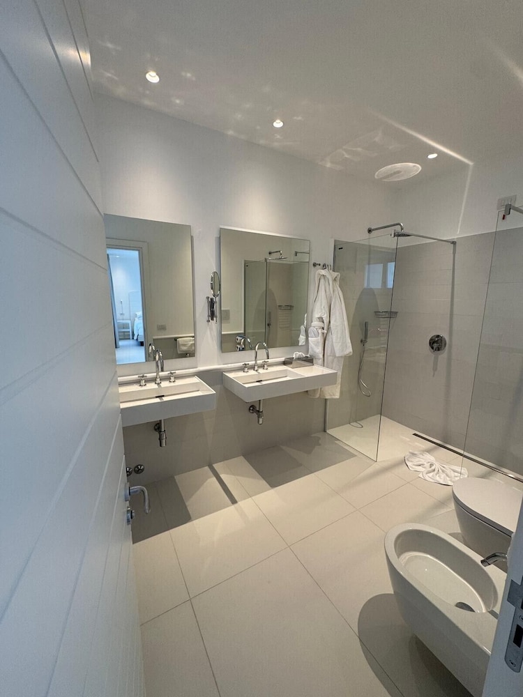 Family Suite - Photo 8