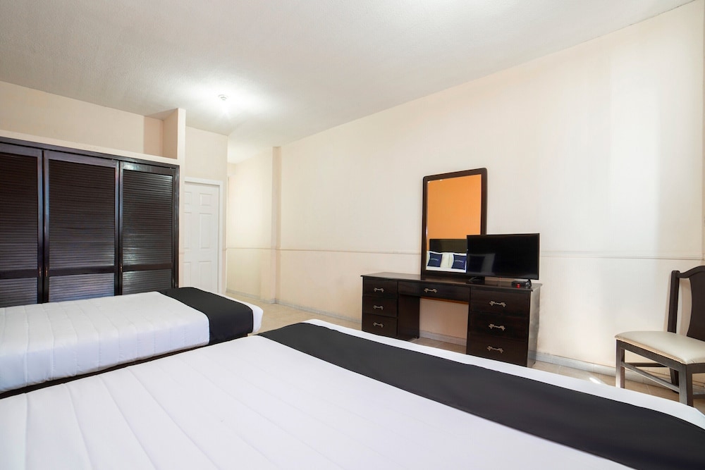 Standard Room, 2 Double Beds photo 2