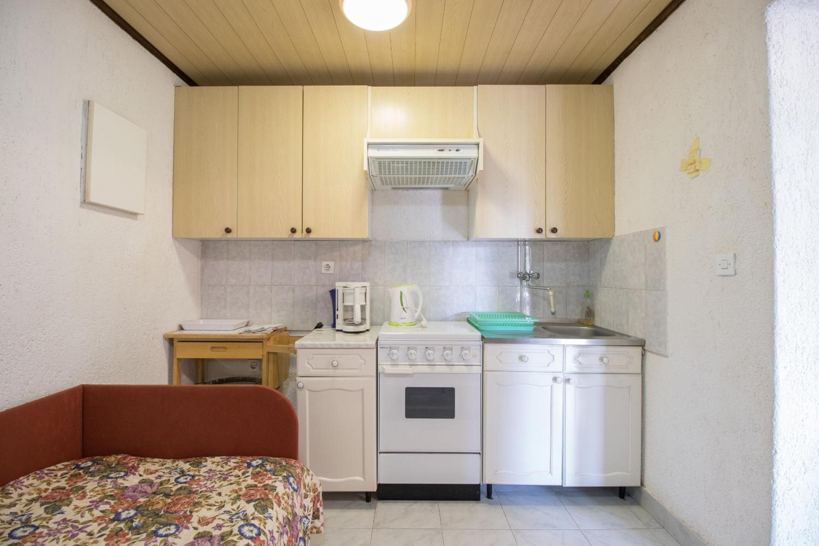 One-Bedroom Apartment - Photo 5