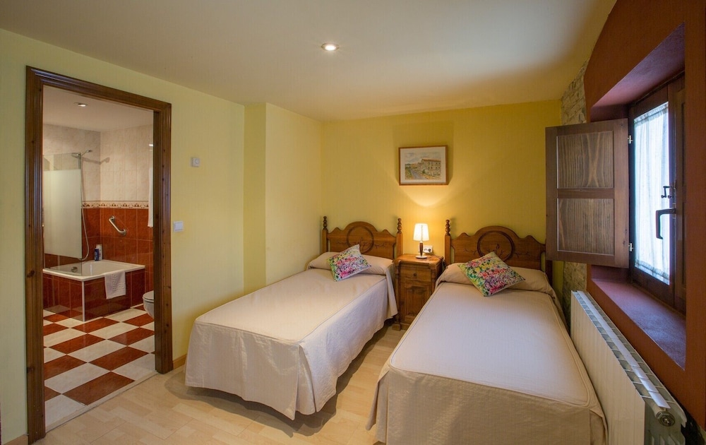 Superior Triple Room photo 3